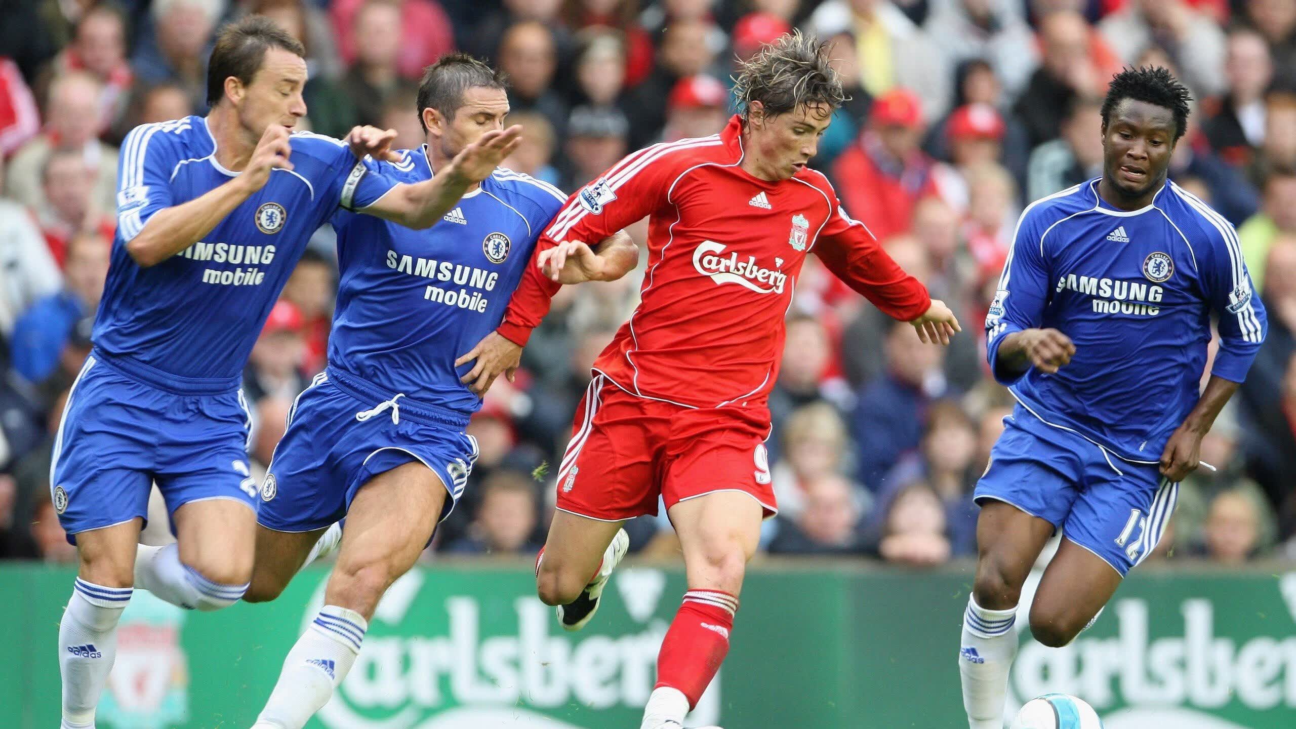 锋线杀神与防线天坑,本泽马帽子戏法手刃曼联,红魔后防线沦为笑柄,锋线杀神与防线天坑,本泽马帽子戏法手刃曼联,红魔后防线沦为笑柄